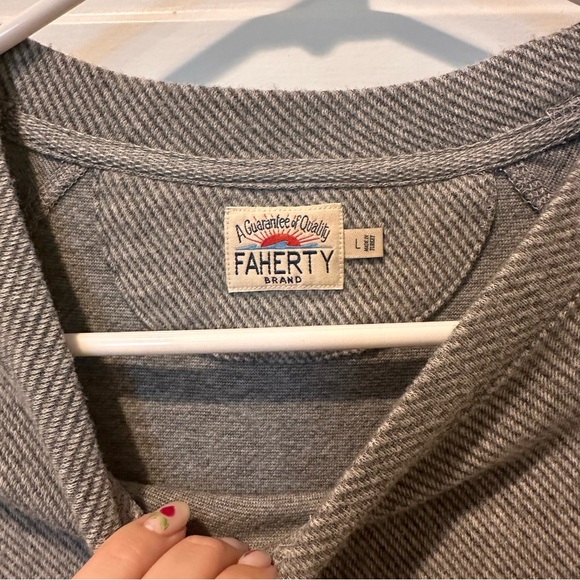 Faherty Men’s Pullover - Picture 3 of 5
